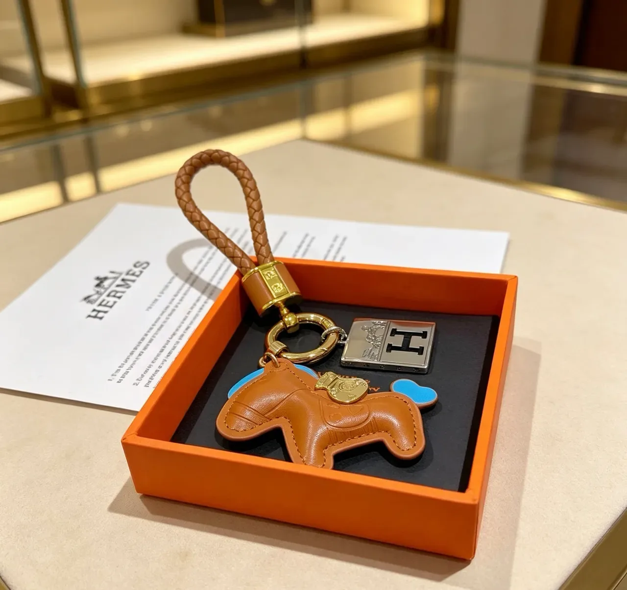 Hermès Brown Gold Braided Leather Loop Stitched Horse-Shaped Charm Crossbody Bag 4