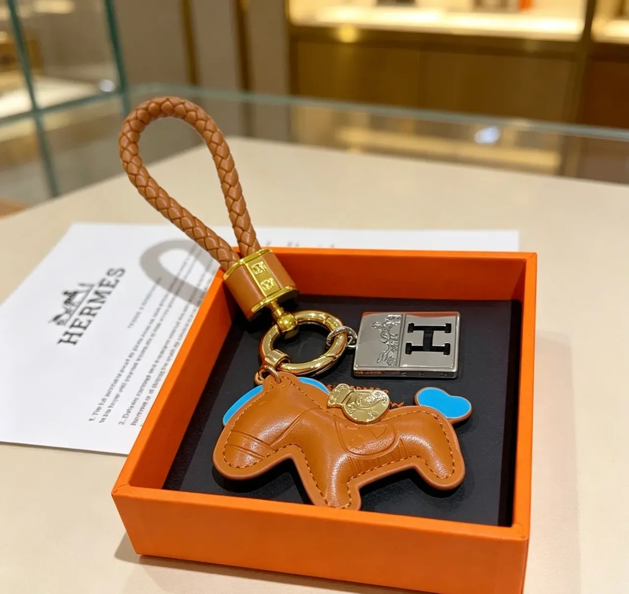 Hermès Brown Gold Braided Leather Loop Stitched Horse-Shaped Charm Crossbody Bag 5