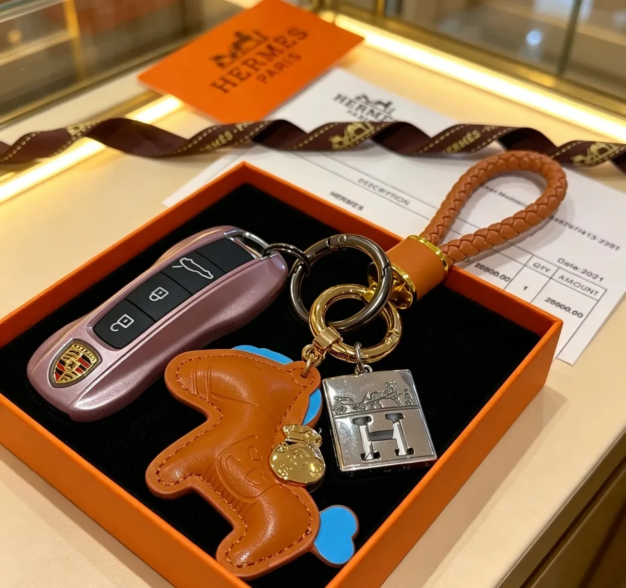 Hermès Brown Gold Braided Leather Loop Stitched Horse-Shaped Charm Crossbody Bag 7