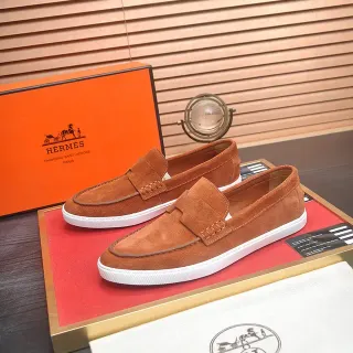 Hermès Mocasín Marrón Blanco de Ante Superior con Costura en la Punta