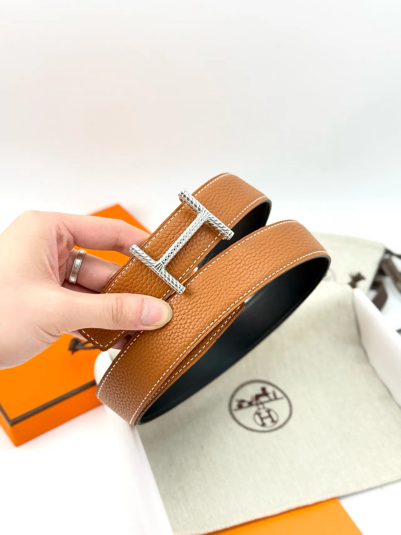 Hermès Constance Belt বাদামি সোনা কণিকাযুক্ত বিকৃত H-বাকল চামড়ার বেল্ট 5