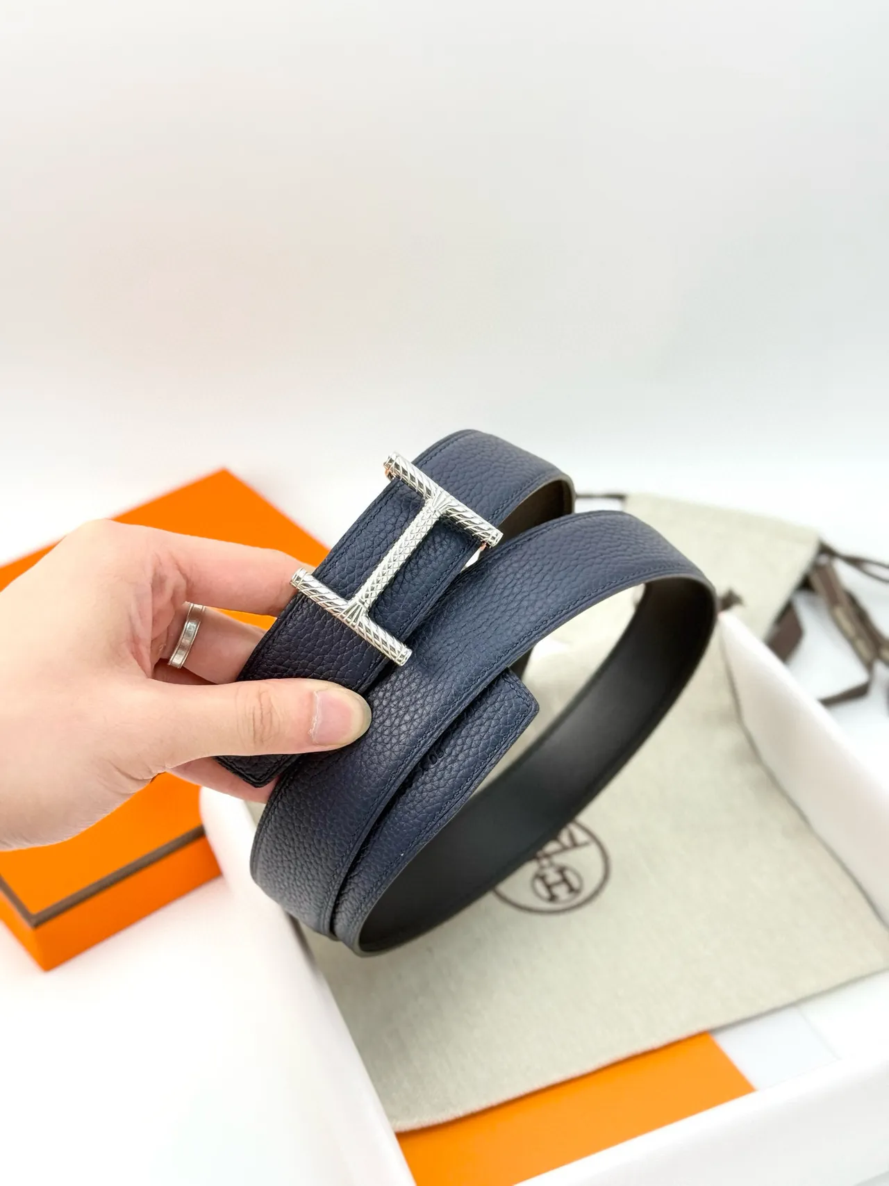 Hermès Constance Belt বাদামি সোনা কণিকাযুক্ত বিকৃত H-বাকল চামড়ার বেল্ট 23