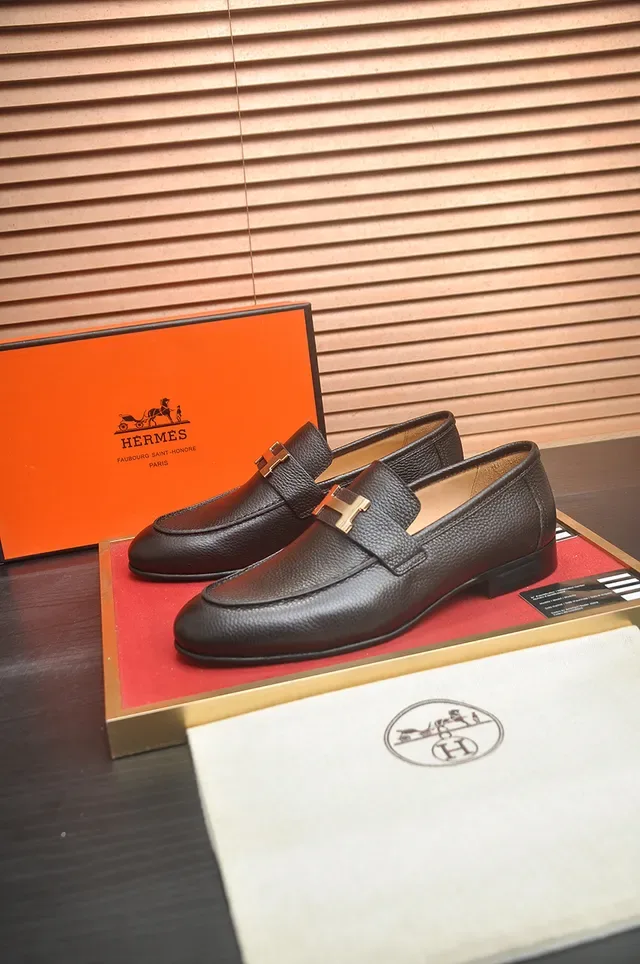 Hermès H Loafer Marrom Couro Granulado Fivela Dourada Loafers 4