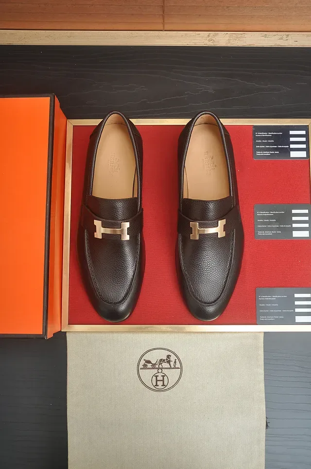 Hermès H Loafer Marrom Couro Granulado Fivela Dourada Loafers 5