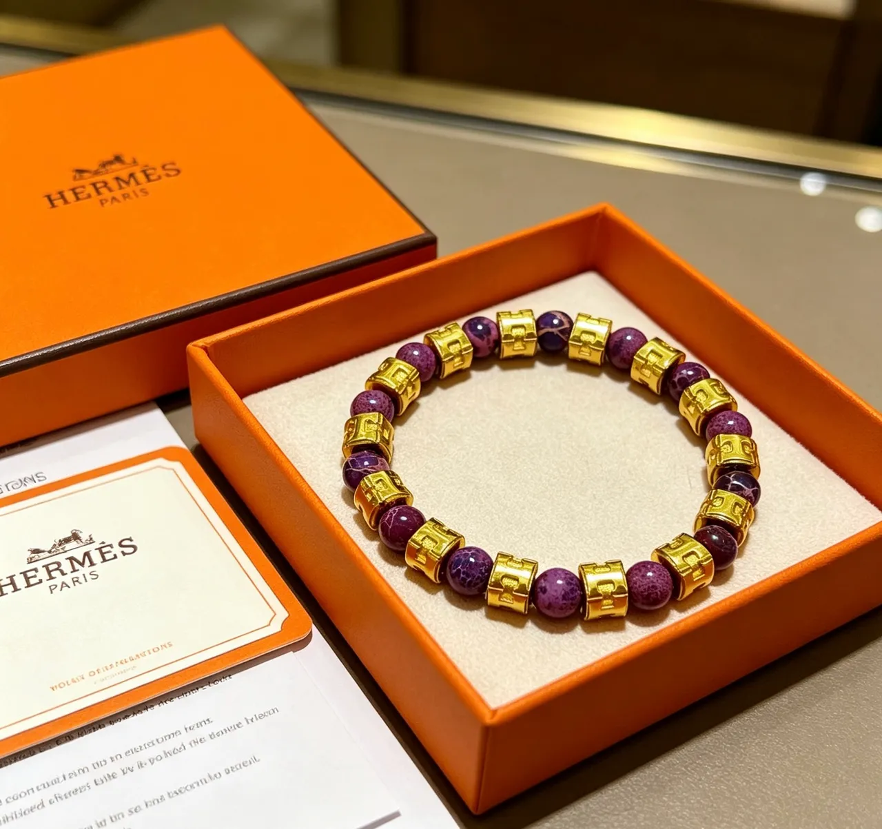 Hermès H-Motif Bracelet à perles en pierre violette et doré 5