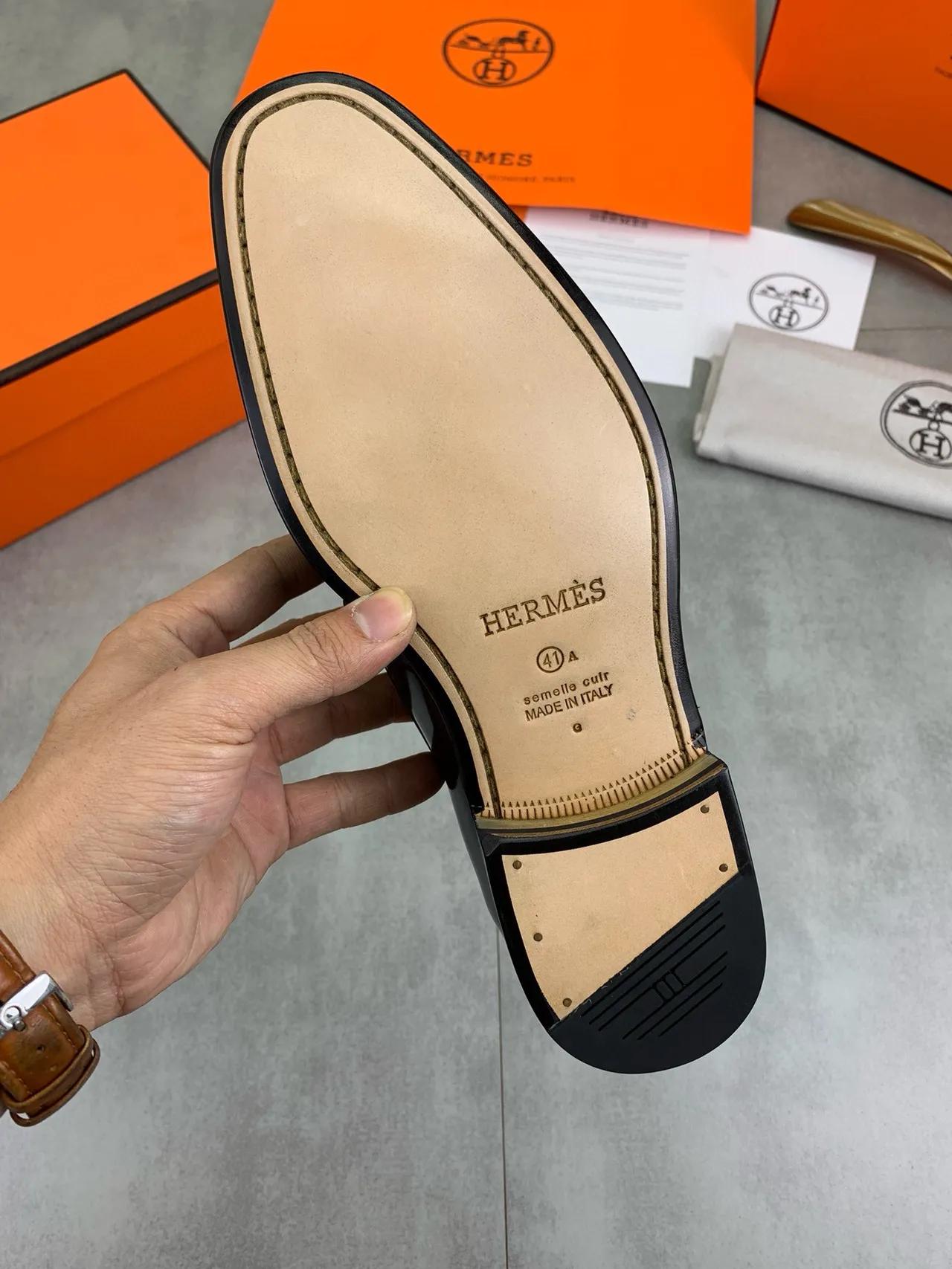 Hermès Oran Cuir verni noir H-Buckle loafers 3