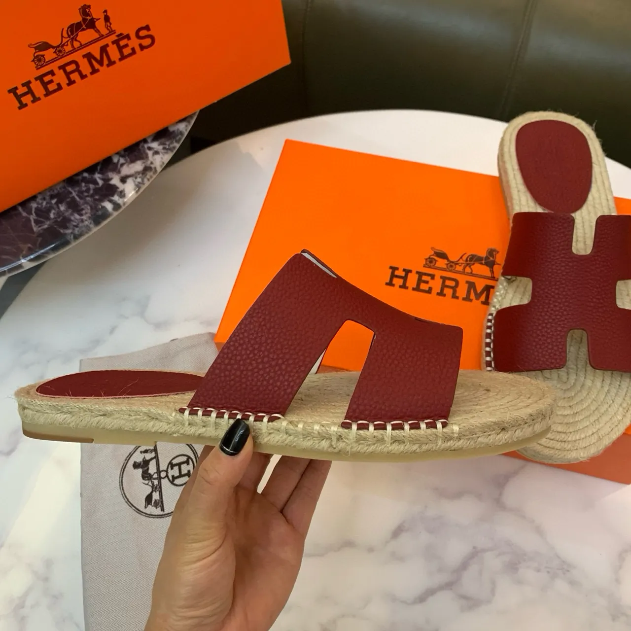 Hermès Oran Chaussons en Cuir et Jute Bordeaux 5