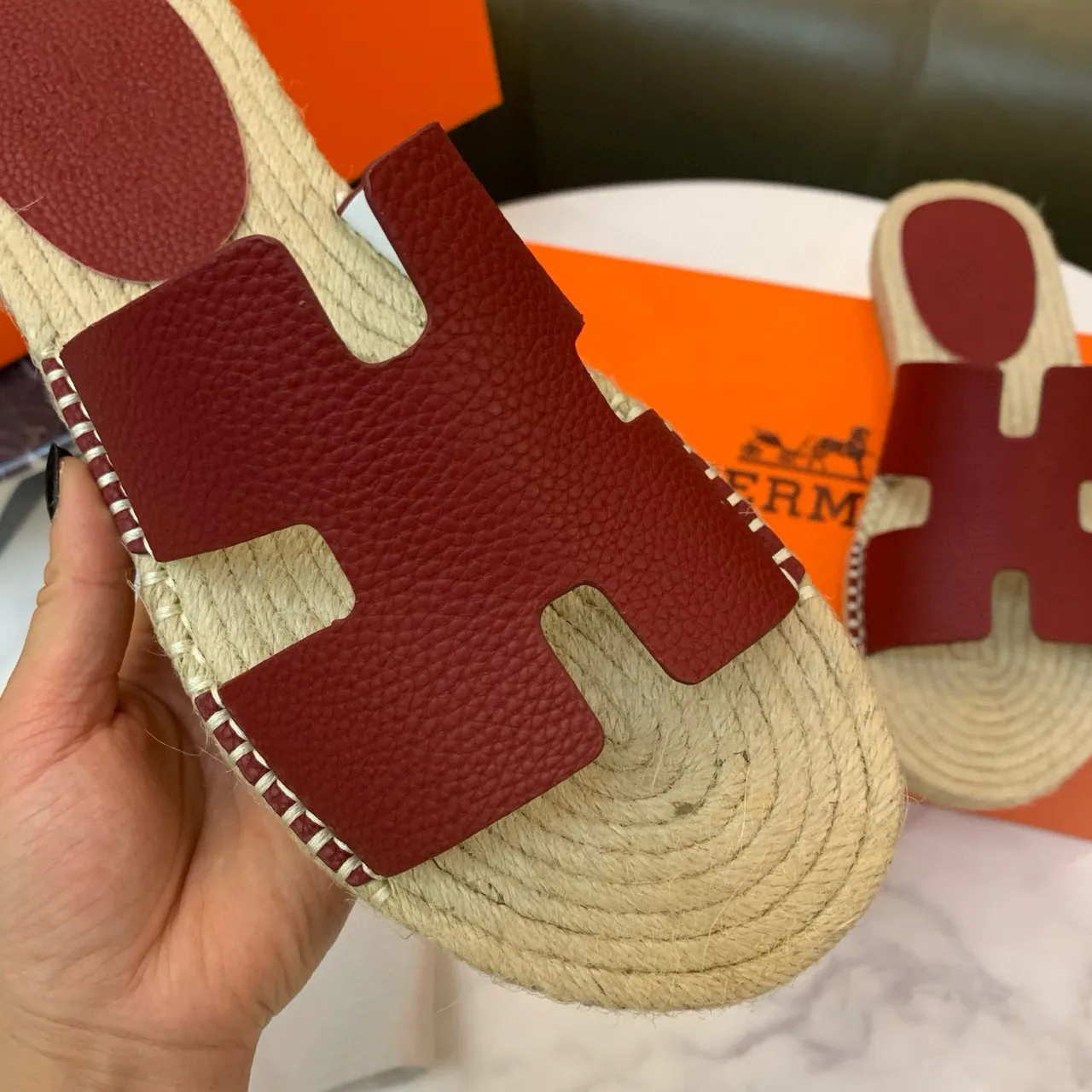 Hermès Oran Chaussons en Cuir et Jute Bordeaux 6