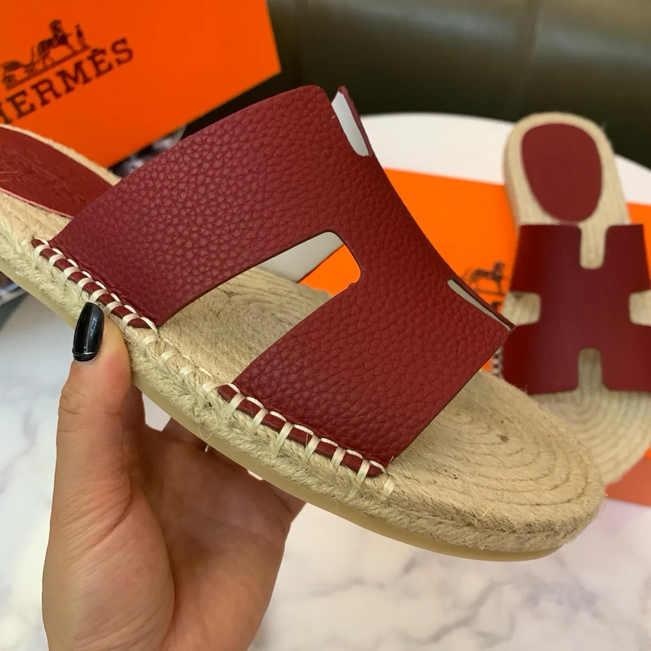 Hermès Oran Chaussons en Cuir et Jute Bordeaux 7