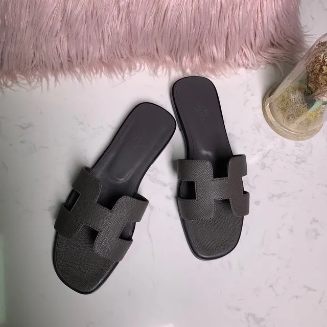 Hermès Oran Gray Textured Leather Slippers 3
