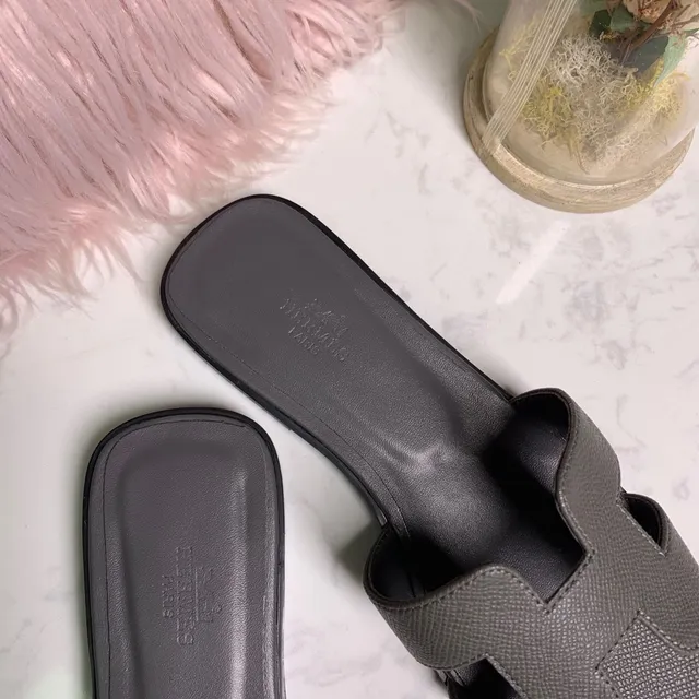 Hermès Oran Gray Textured Leather Slippers 5