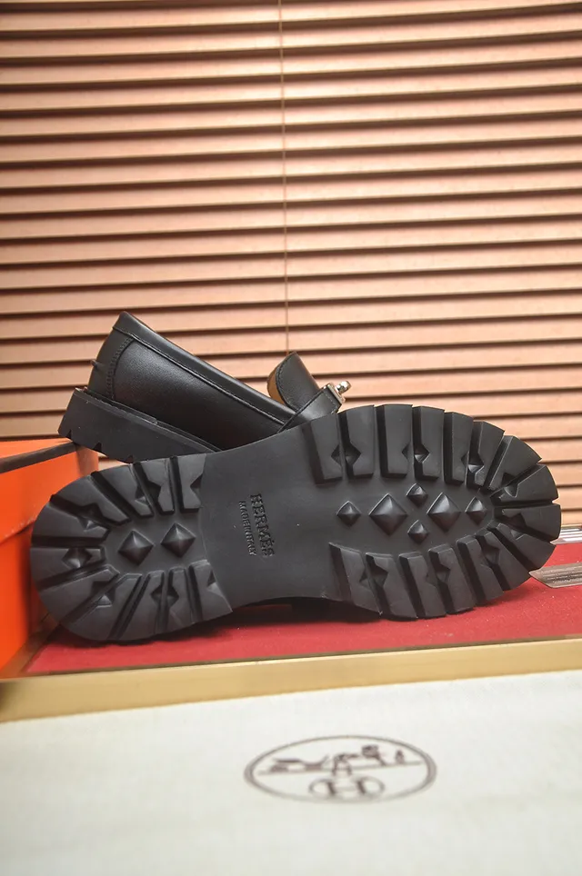 Hermès Oran Loafer Couro Preto Fivela de Metal Sola com tacos Loafers 3
