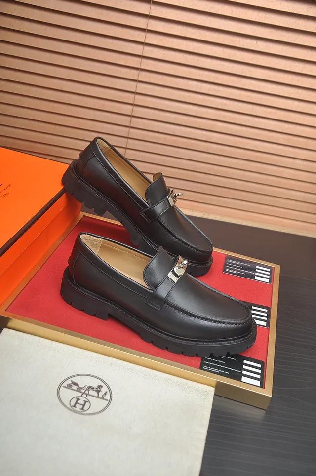 Hermès Oran Loafer Couro Preto Fivela de Metal Sola com tacos Loafers 4