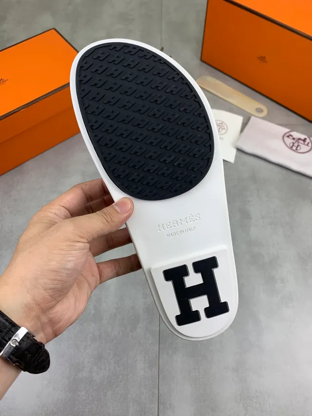 Hermès Oran Slide Perforated Strap Slippers 2