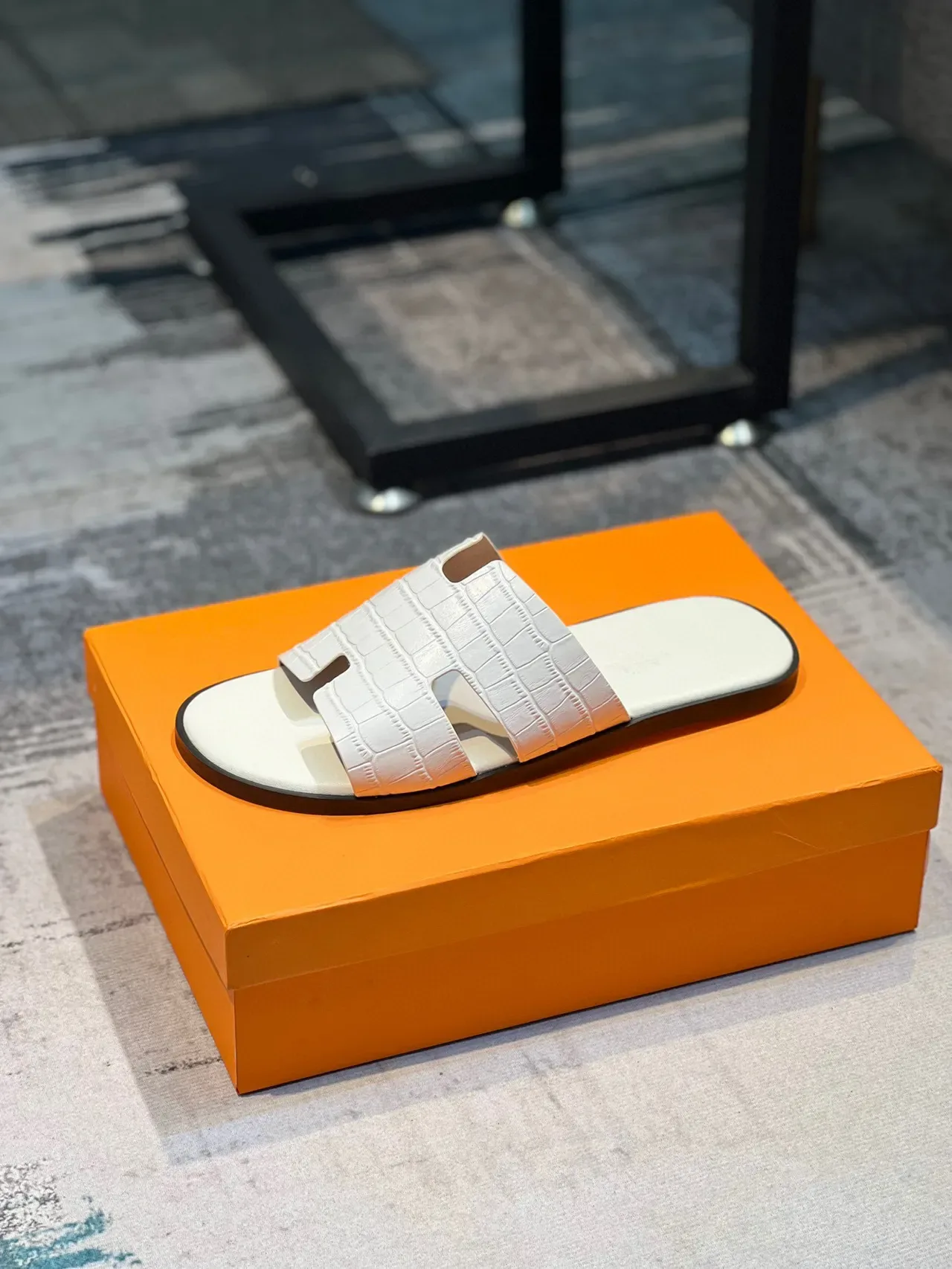 Hermès Oran Slide White Croc-Embossed Leather Slippers 9