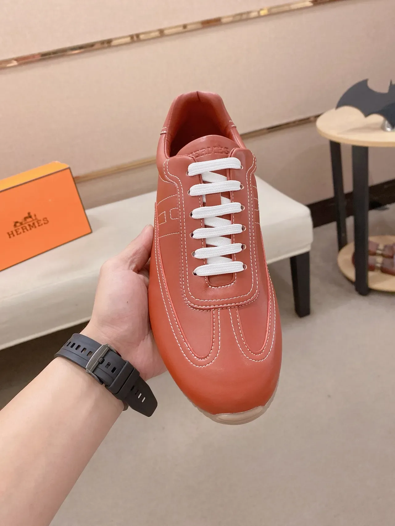 Hermès Orange et Blanc Cuir Lisse Empeigne Logo H Cousu Sneakers Lifestyle 5
