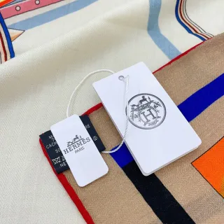 Hermès 印花图形图案 奶油 多彩 丝绸围巾