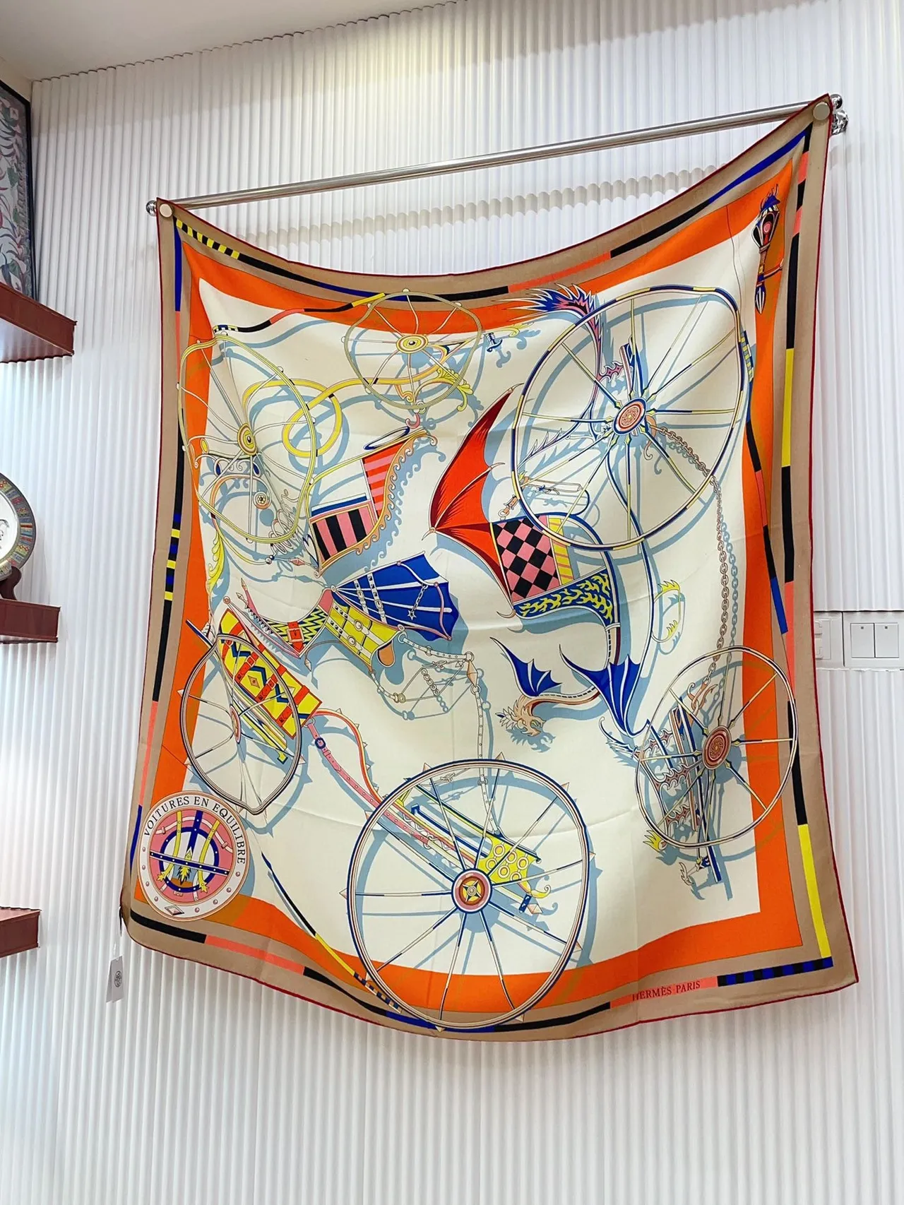 Hermès motivo gráfico impresso creme multicolor lenço de seda 6
