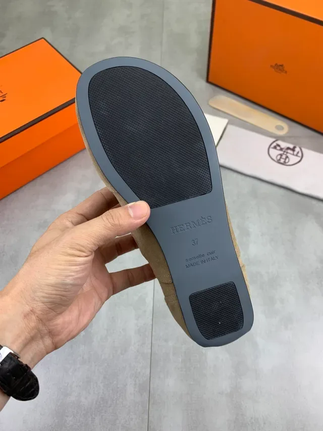 Hermès Suede Low-Top Lace-Up Sneaker 3