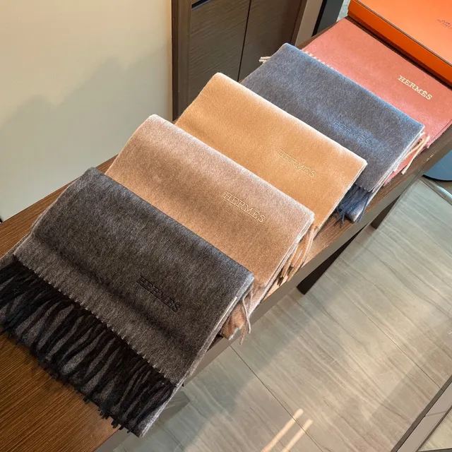 Hermès Two-Tone Gradient Gray Beige Cashmere Scarf 3