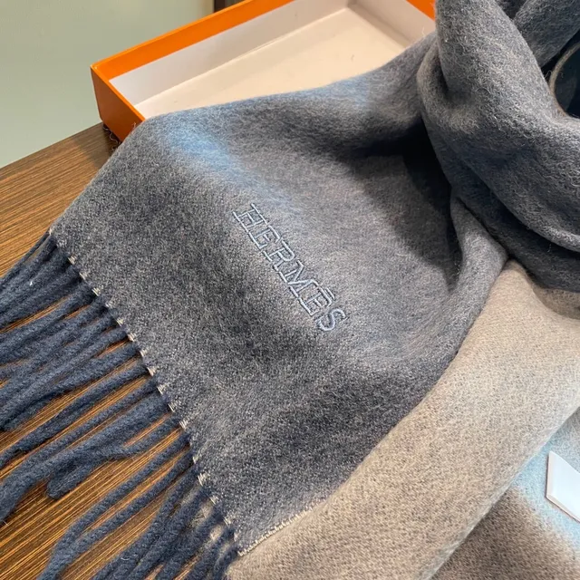 Hermès Two-Tone Gradient Gray Beige Cashmere Scarf 9