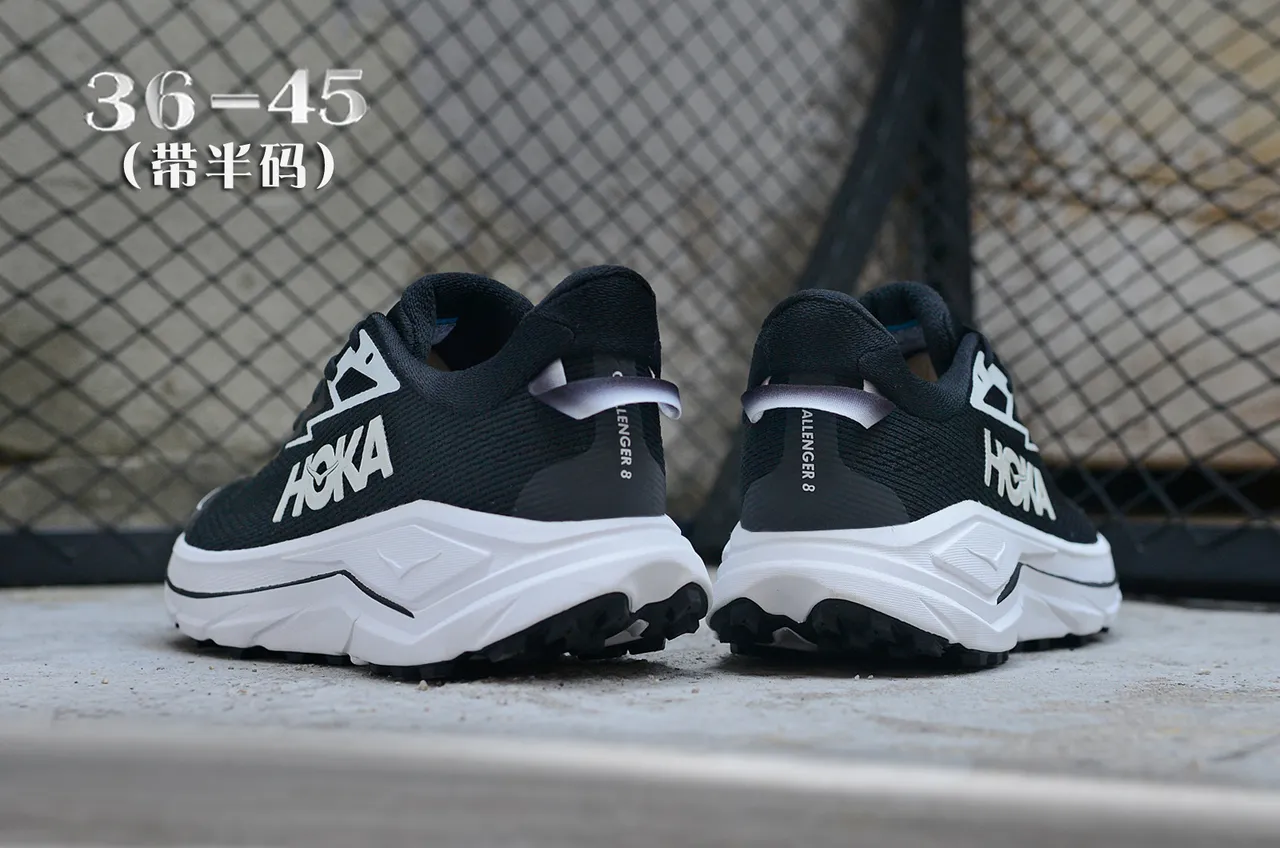Hoka Preto Branco Parte superior de malha engenheirada Espessa Esculpida Sola média Tênis de corrida 6