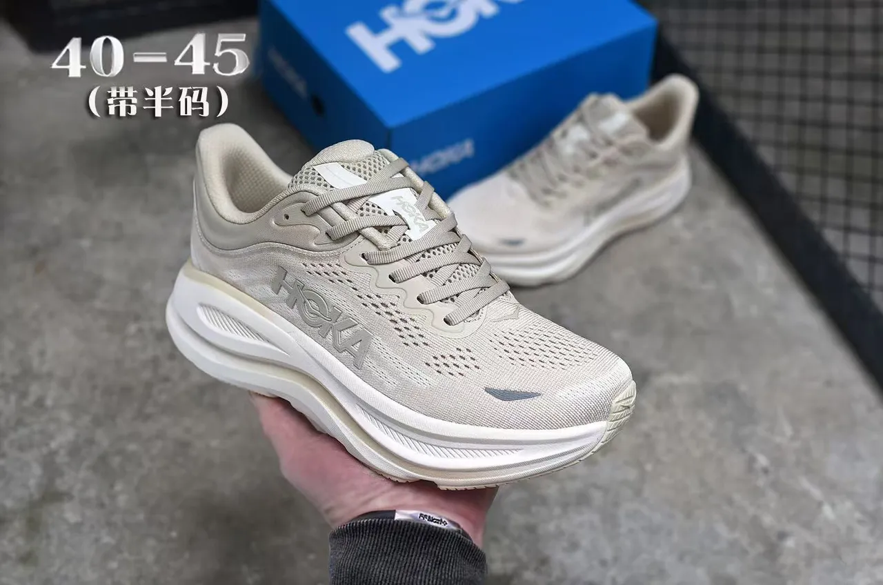 Hoka Clifton Beige Tige en maille ingénierée Semelle intermédiaire sculptée épaisse Chaussures de course 3
