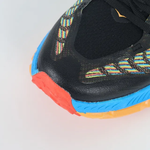 Hoka 多色黑色 工程针织上层 编织图案 跑鞋 5