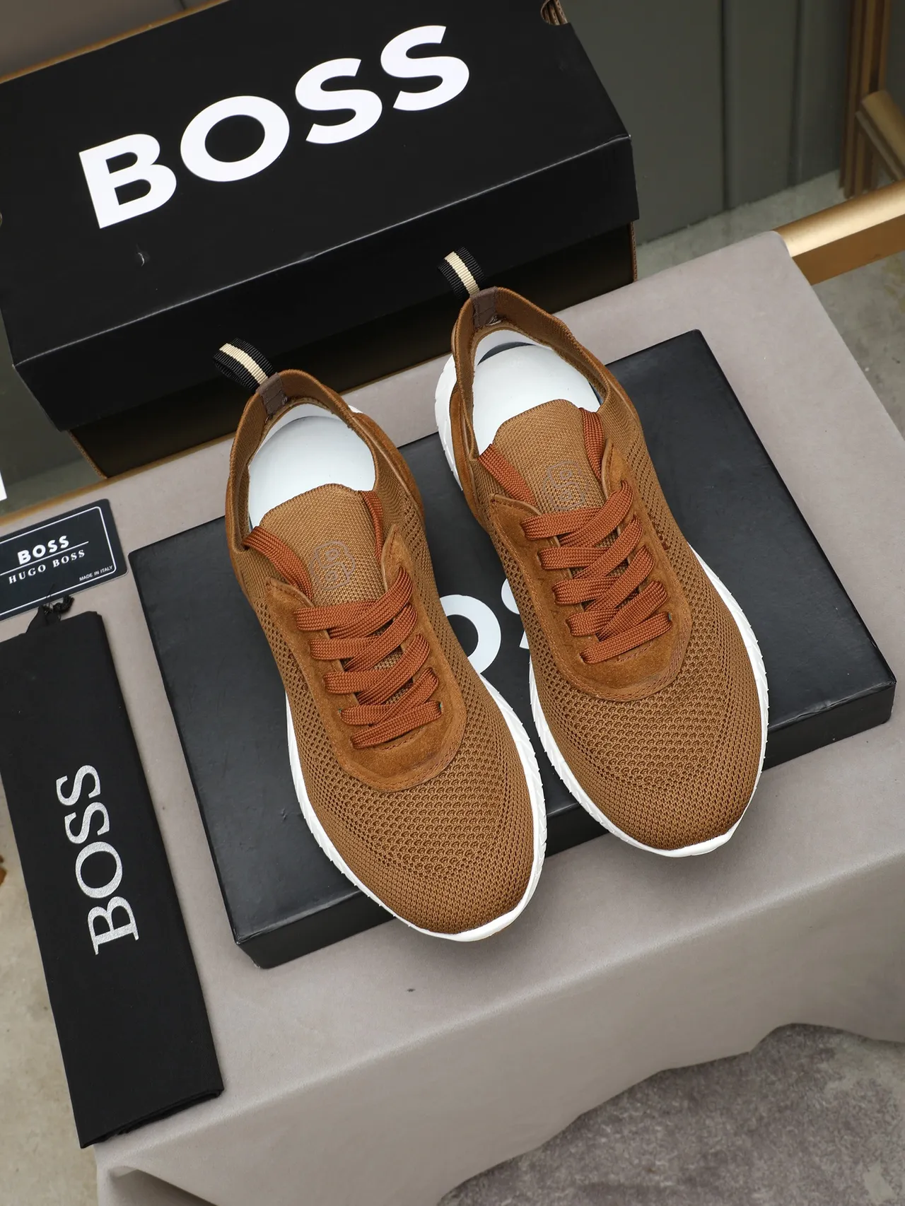 Hugo Boss Tênis Lifestyle Marrom em Tricô e Camurça 2
