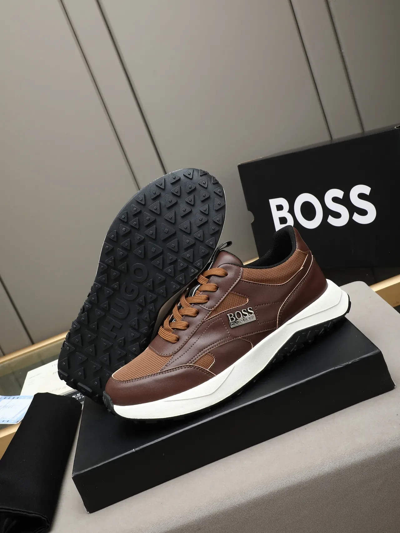 Hugo Boss ब्राउन लेदर-मेश हाइब्रिड चंकी स्नीकर्स 4