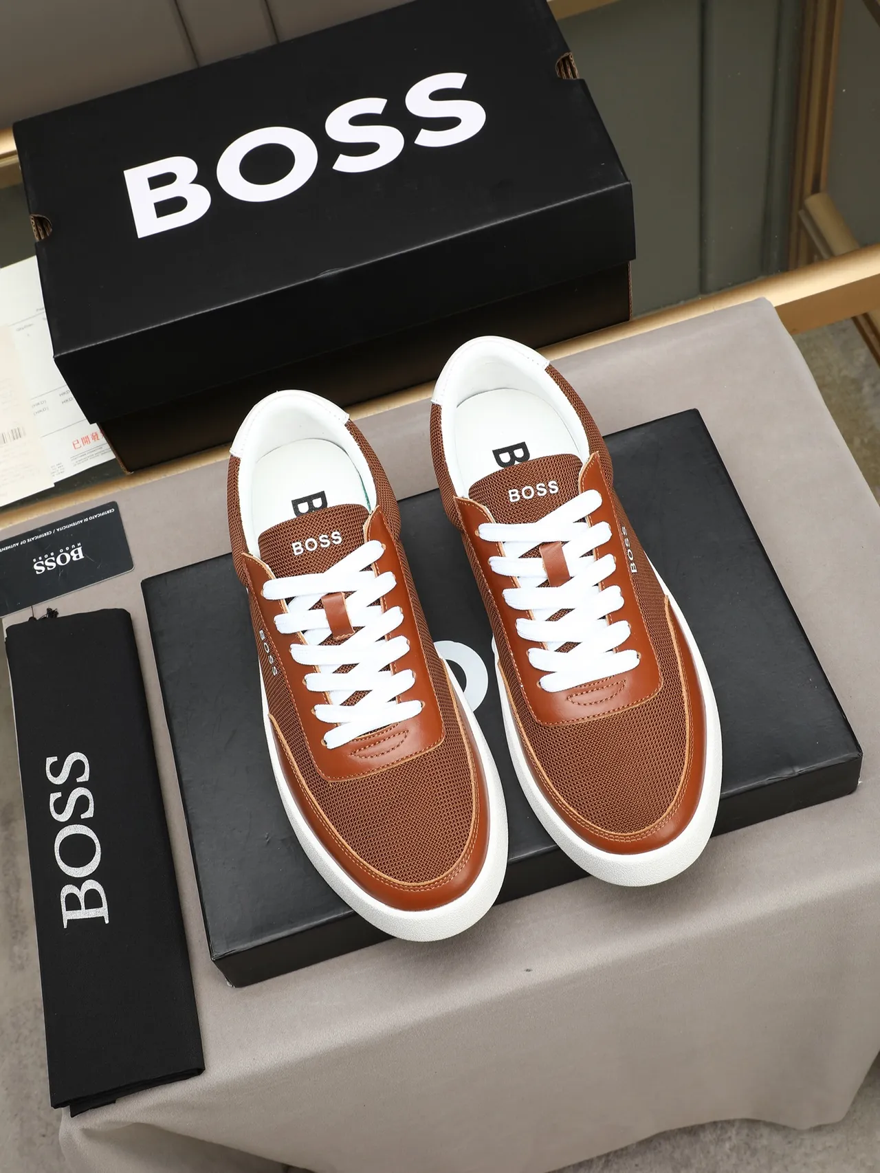 Hugo Boss Tênis Lifestyle de Plataforma em Malha e Couro Marrom 2