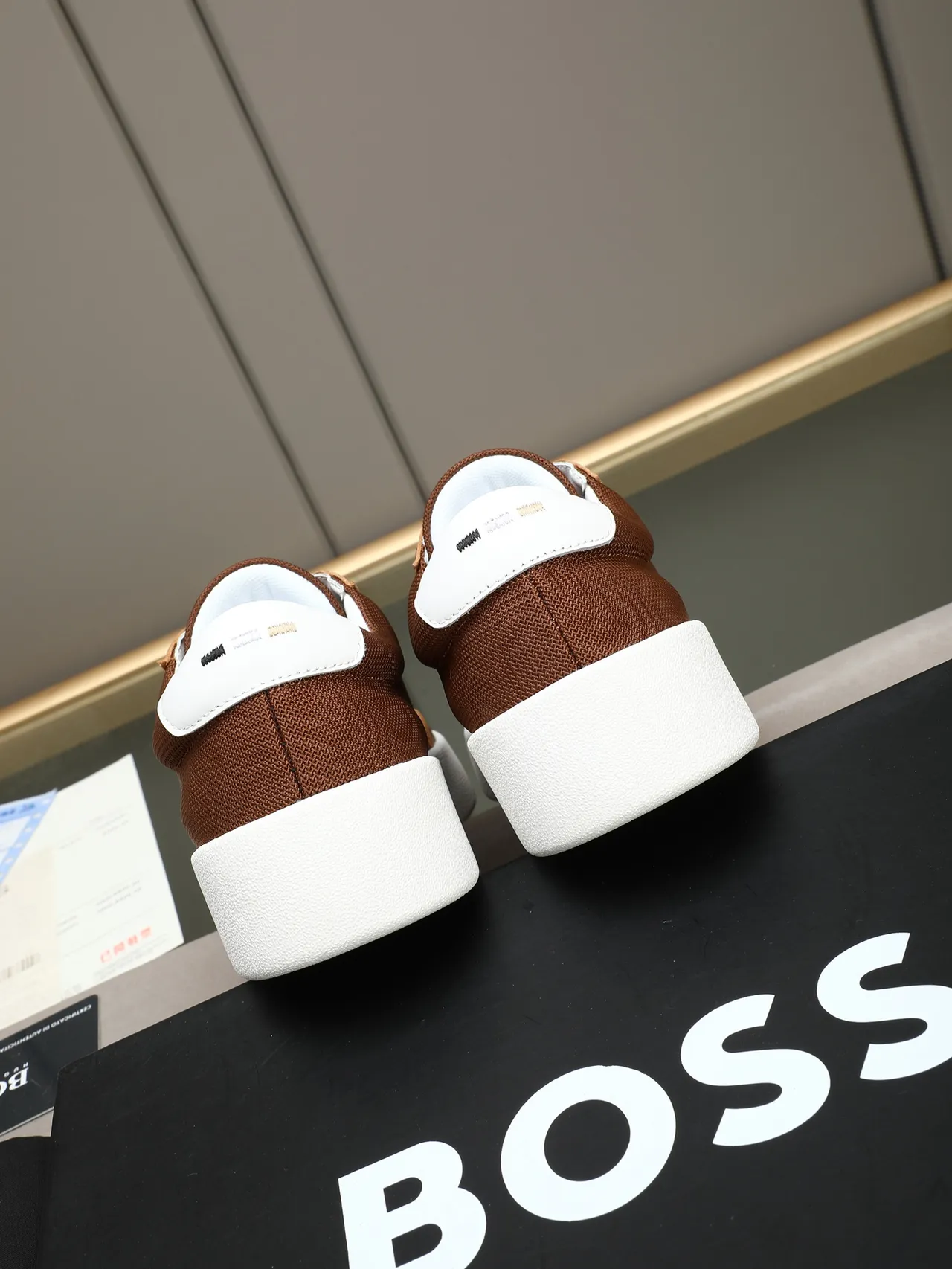 Hugo Boss Tênis Lifestyle de Plataforma em Malha e Couro Marrom 3