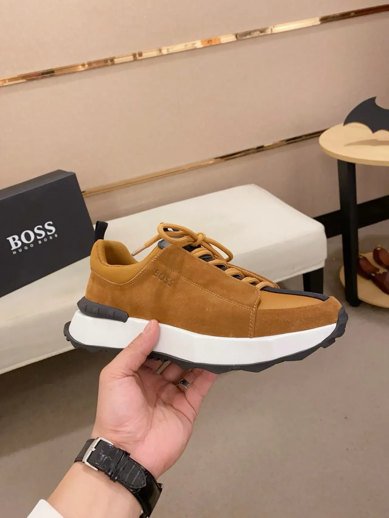 Hugo Boss Chaussures lifestyle en daim marron blanc à semelle plateforme chunky 5