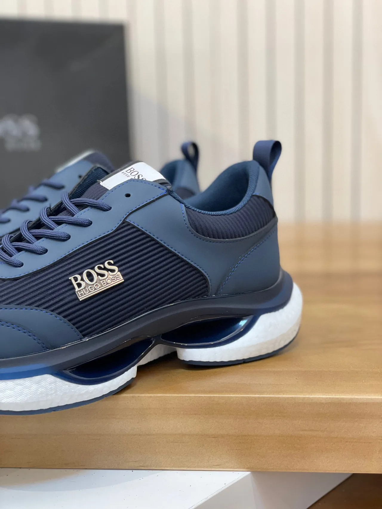 Hugo Boss gris et navy sneaker lifestyle 2