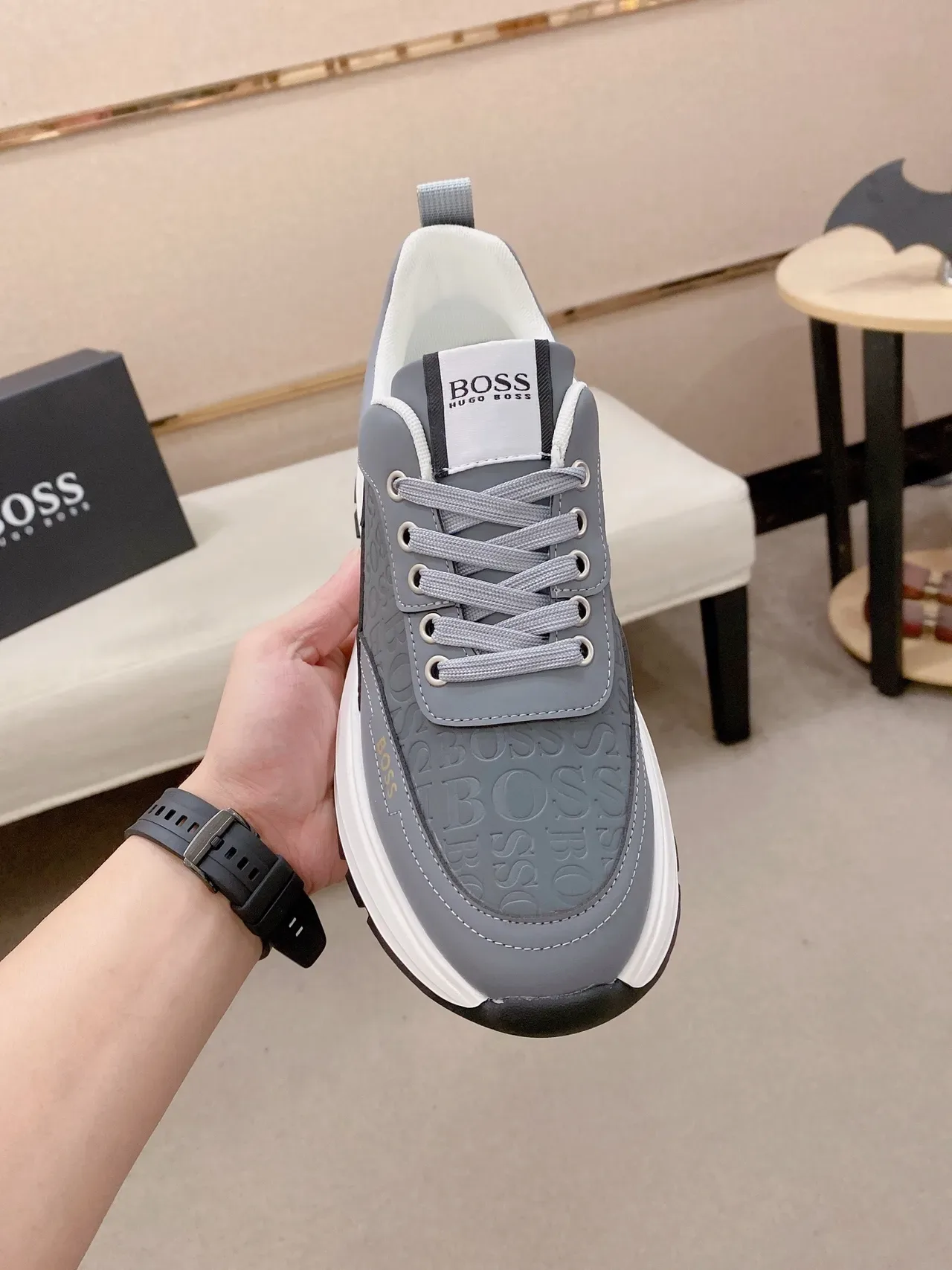 Hugo Boss Gris Monogramme Embossé Sneaker Lifestyle 2