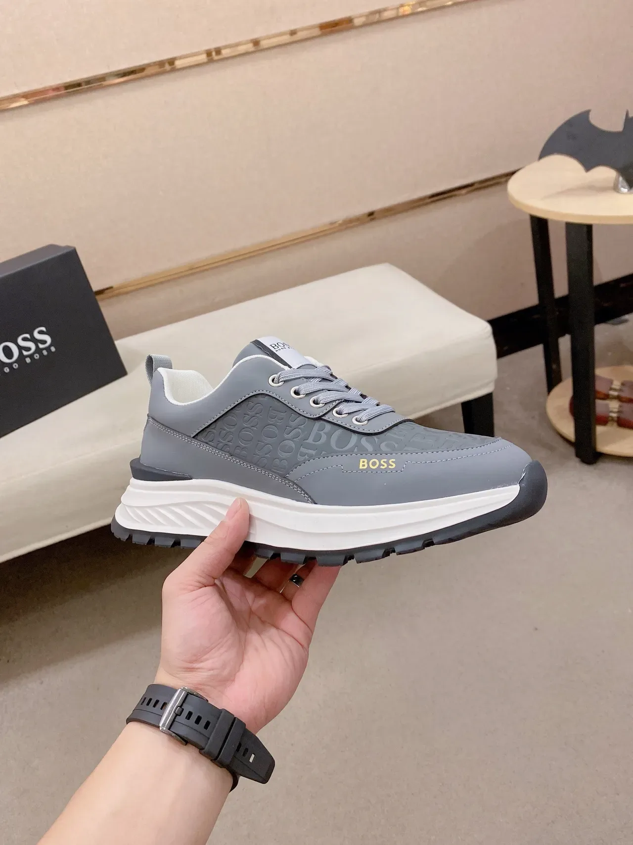 Hugo Boss Gris Monogramme Embossé Sneaker Lifestyle 4