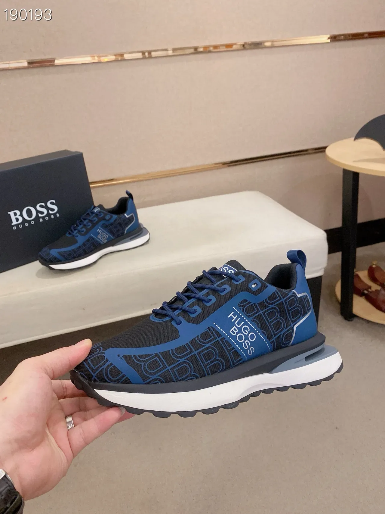 Hugo Boss monogramme imprimé sneakers lifestyle navy et noir 5