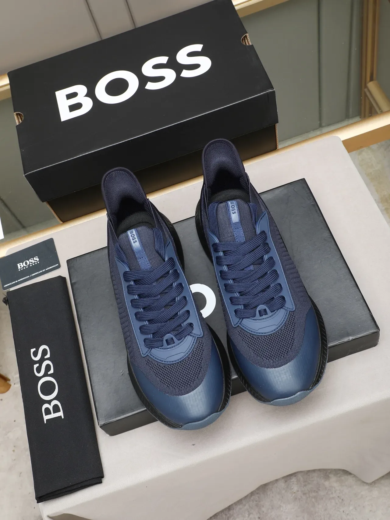 Hugo Boss Sneakers Lifestyle Marine Noir Tricoté Ajustement Chaussant Haut Panel Texture Côtes 2