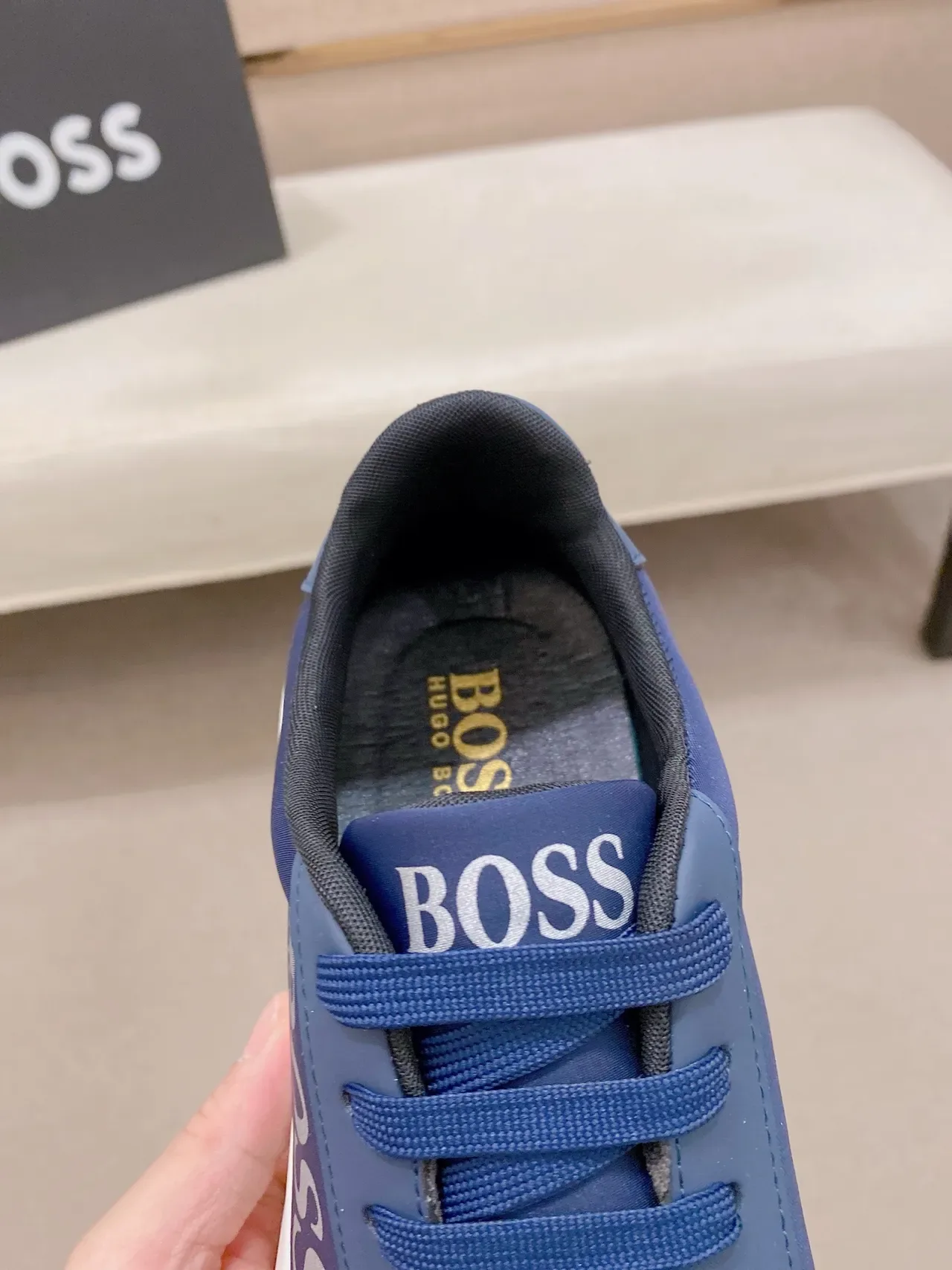 Hugo Boss Sneakers Lifestyle Navy White Low-Top Tige Synthétique 4