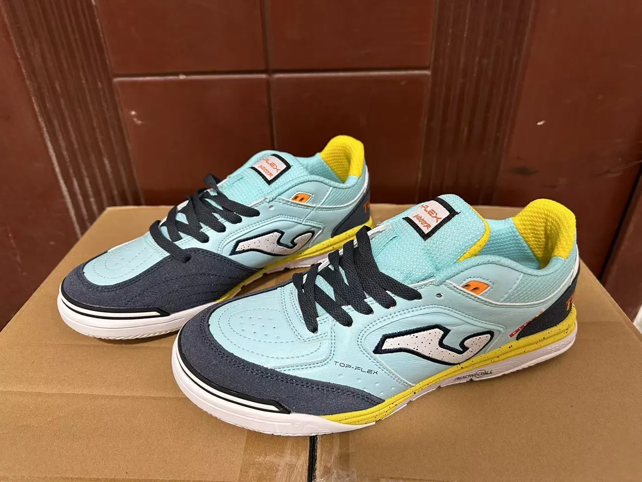 Joma Top-Flex White Neon Yellow Teal Lifestyle Sneakers 18