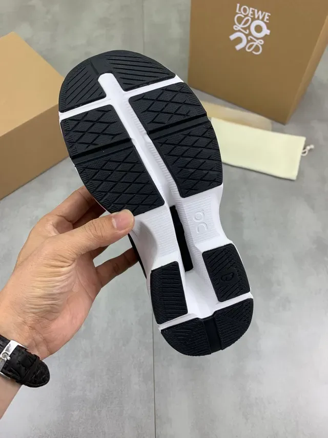 Loewe Flow Runner 2.0 Baskets Lifestyle Noires et Grises 2