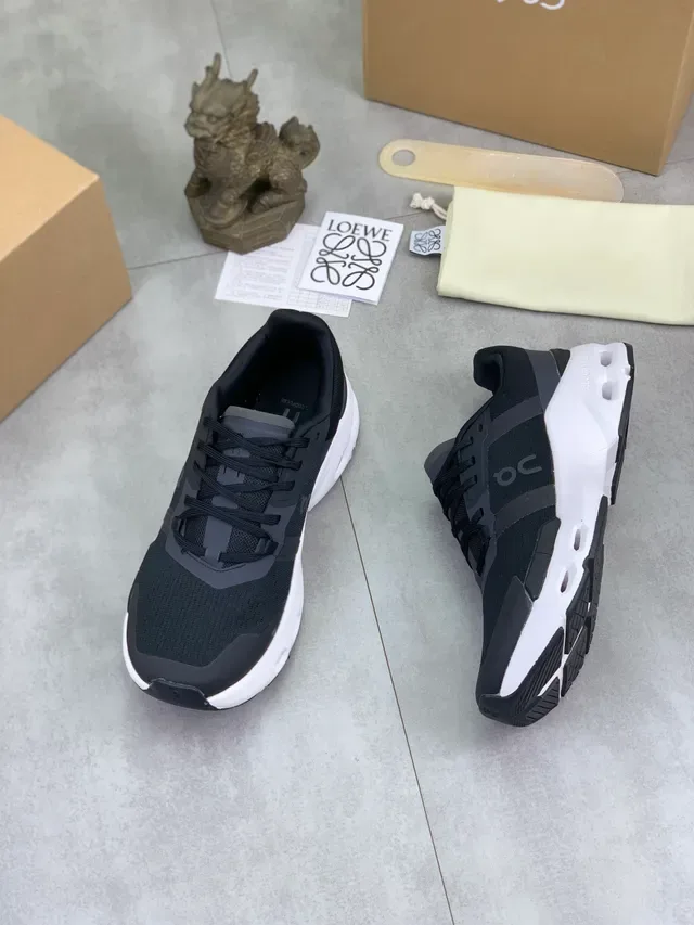 Loewe Flow Runner 2.0 Baskets Lifestyle Noires et Grises 5