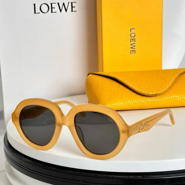 Loeve Vert Beige Oversized Oval Frame Cutout Temple Detail Lunettes de Soleil 9