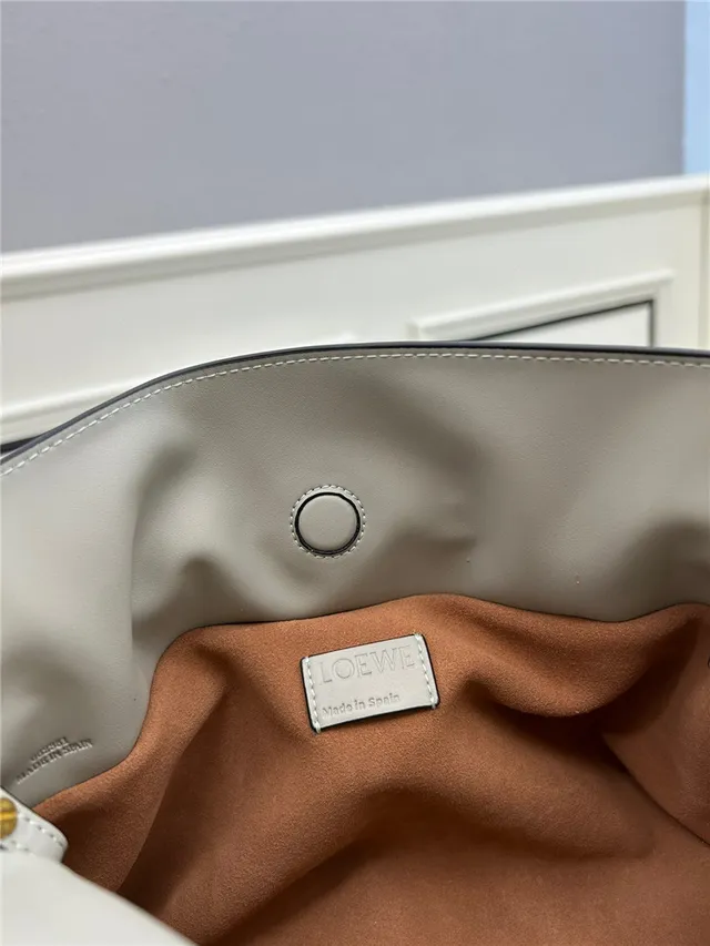 Loewe Hobo Pink Soft Slouchy Silhouette Knotted Strap Ends Hobo Bag 9