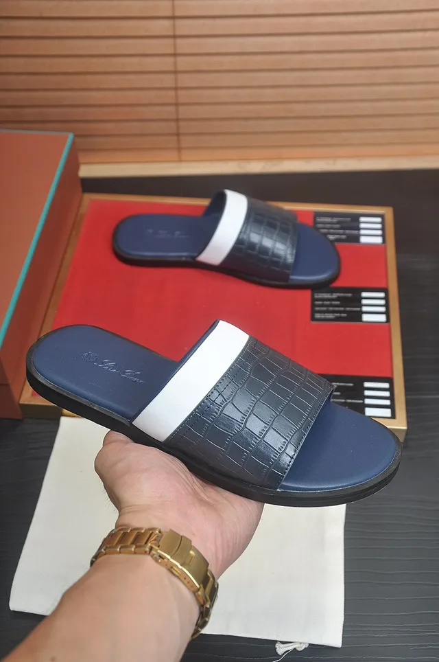 Loro Piana Croc-Embossed Navy and White Pantufla 3