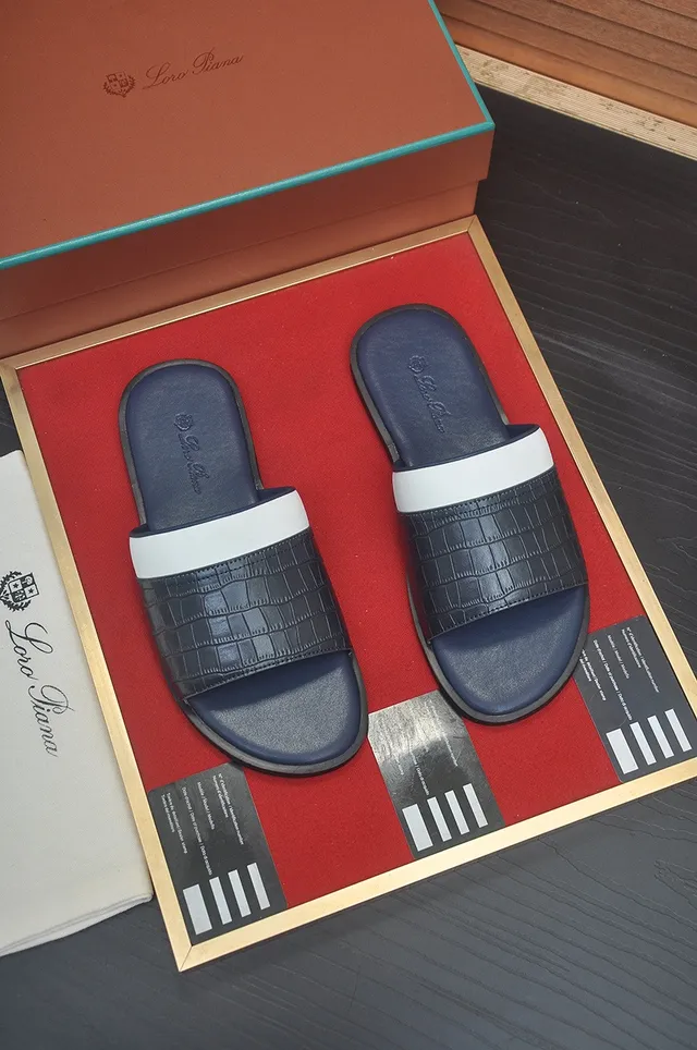 Loro Piana Croc-Embossed Navy and White Pantufla 4