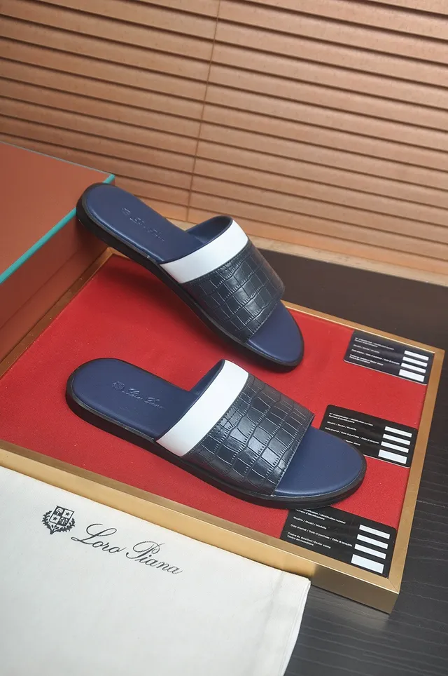 Loro Piana Croc-Embossed Navy and White Pantufla 7