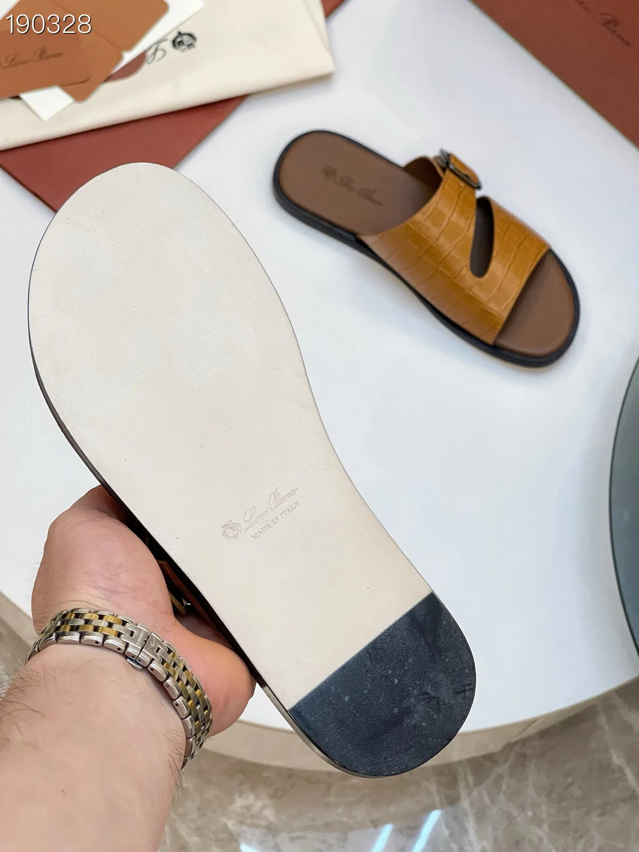 Loro Piana Sandales Casuales en Cuir Tan Croc-Embossed à Double Sangle avec Boucle 3