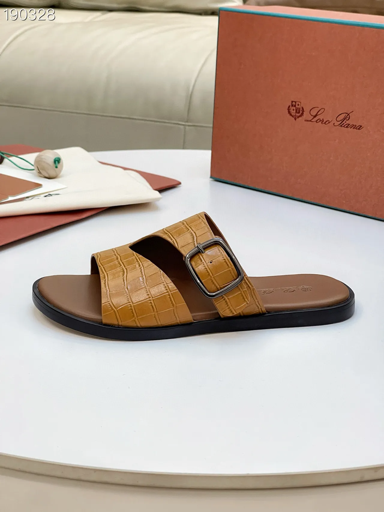 Loro Piana Sandales Casuales en Cuir Tan Croc-Embossed à Double Sangle avec Boucle 7