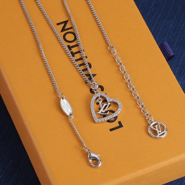 Louis Vuitton Amour Gold Silver Heart-Shaped Pendant Crystal-Pavé Border Necklace 2